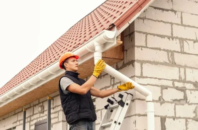 Pose et remplacement de gouttières à Luxey